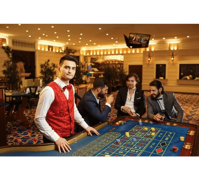 Players enjoying exciting live casino games at Apexgaming88 with real-time dealers and immersive gaming atmosphere.